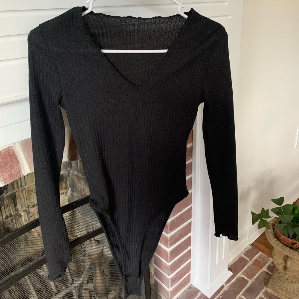 SHEIN black ribbed bodysuit